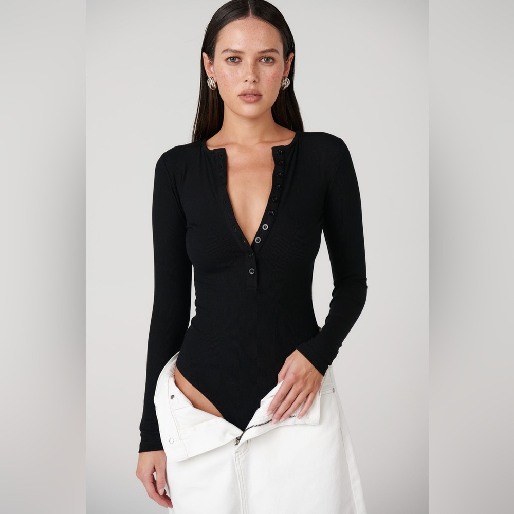 ardene long slv button up bodysuit
